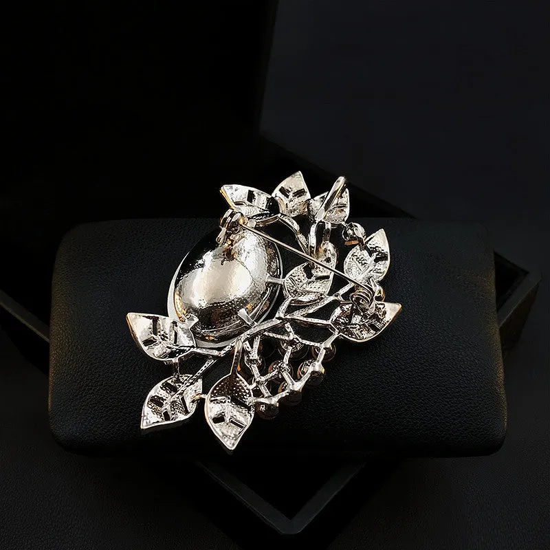 Fashion French Vintage Atmospheric Brooches